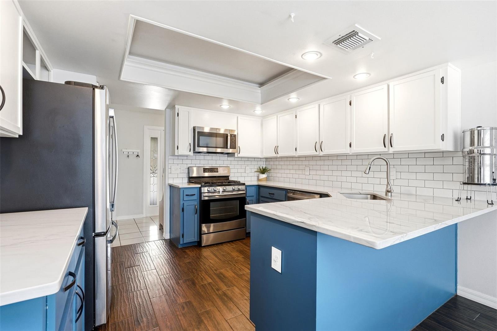 BAY LKS/GRANADA SEC V - Residential