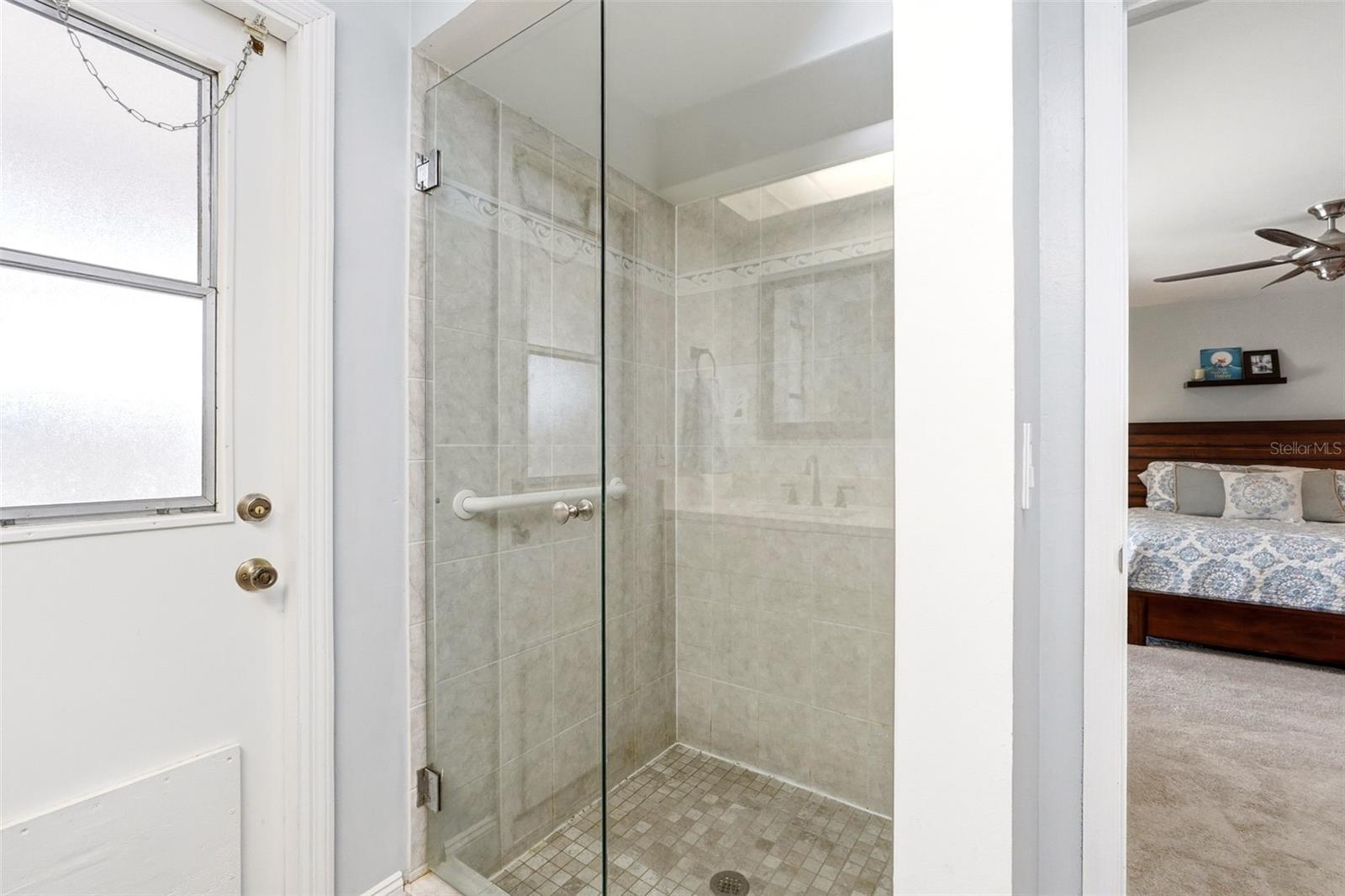 BAY LKS/GRANADA SEC V - Residential