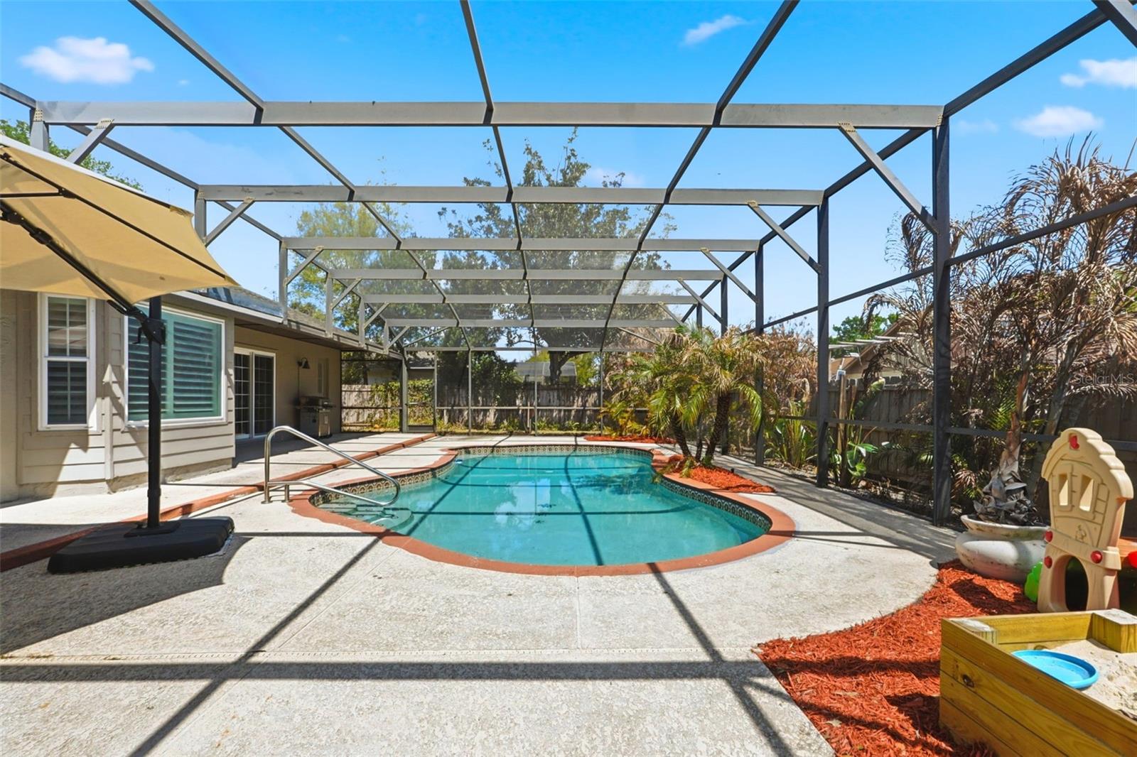 BAY LKS/GRANADA SEC V - Residential