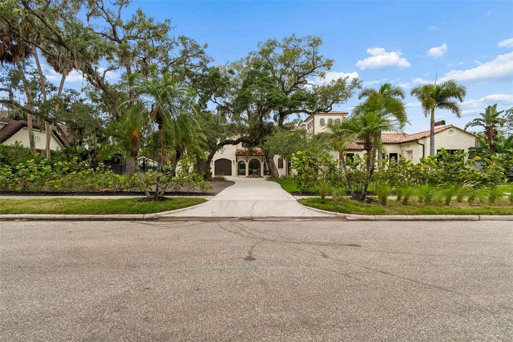 Photo of 2603 S Parkview Street, Tampa, FL 33629 (MLS # TB8513368)