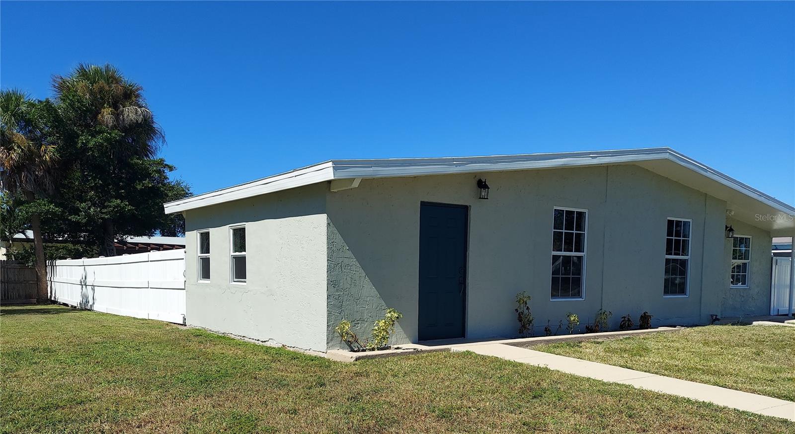 3165 CRESTWOOD DRIVE