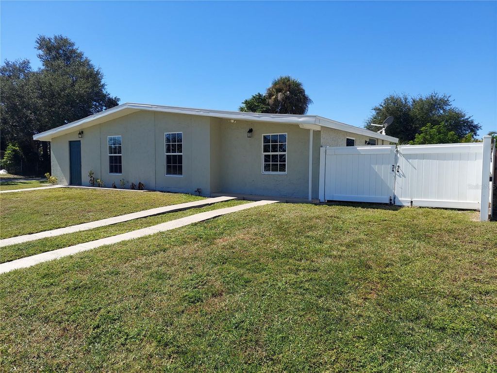 Photo of 3165 Crestwood Drive, Port Charlotte, FL 33952 (MLS # C7516396)