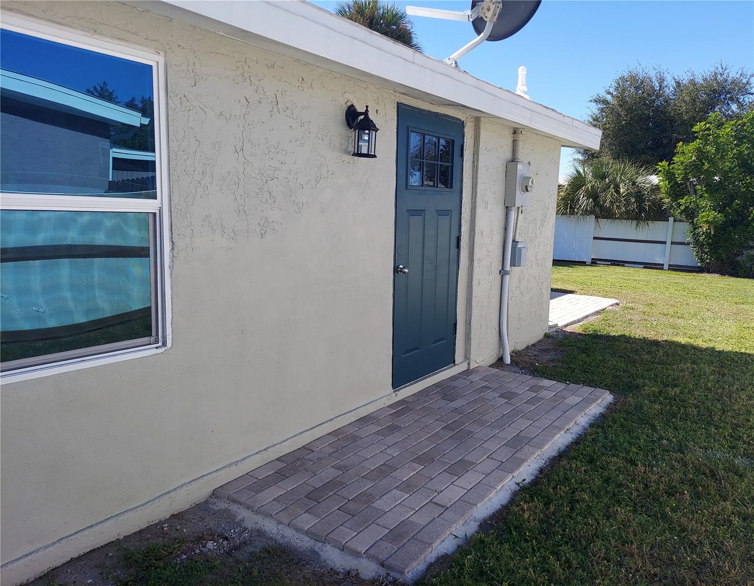 3165 CRESTWOOD DRIVE