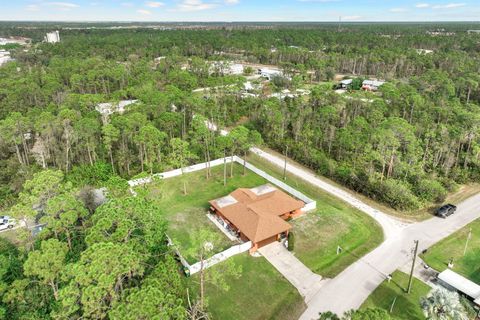 A home in PUNTA GORDA