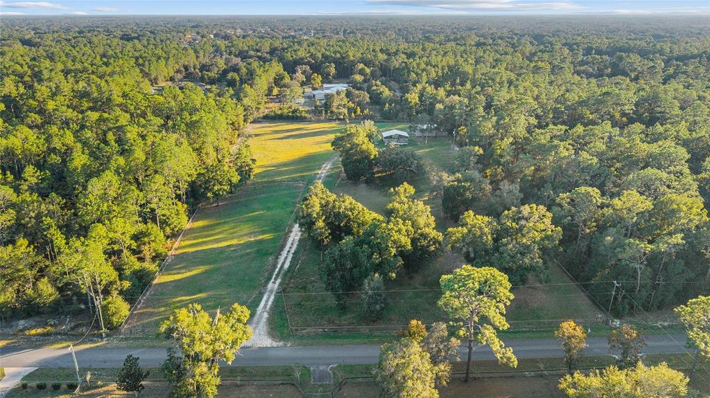 Photo of 13200 SW 95th Street, Dunnellon, FL 34432 (MLS # OM713642)