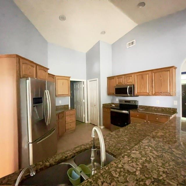 CUTRONES LAKESHORE ADD - Residential