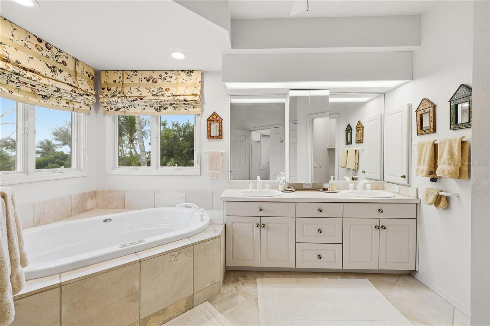 EAST SHORE ACRES - Residential