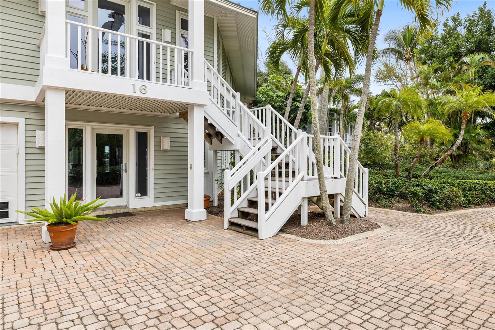 16 GROUPER HOLE DRIVE