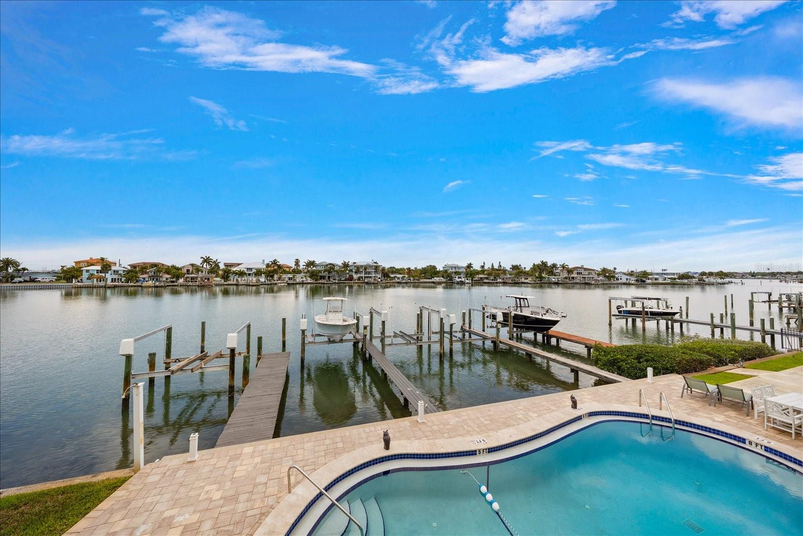 ADMIRALITY THE CONDO - Residential