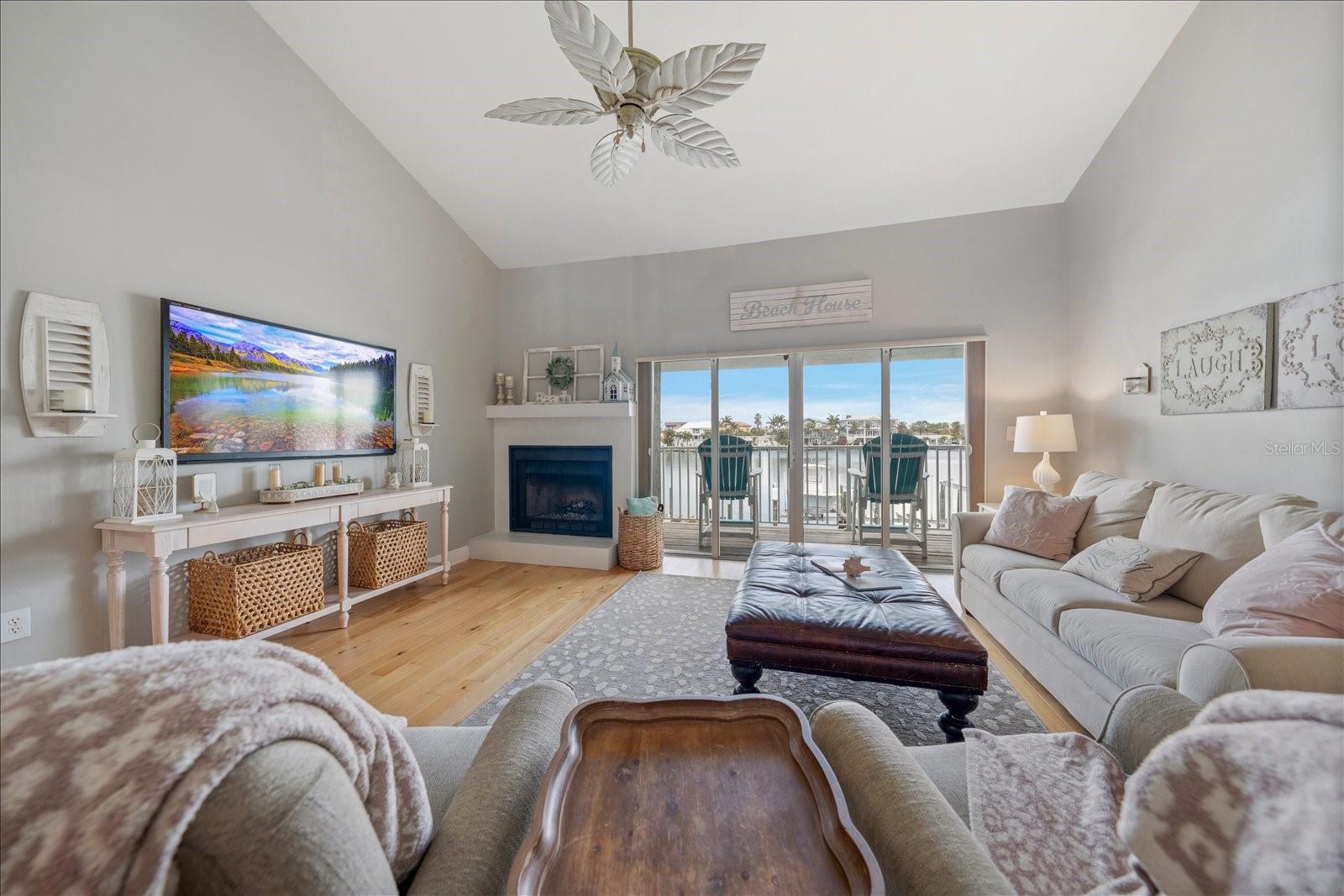 ADMIRALITY THE CONDO - Residential