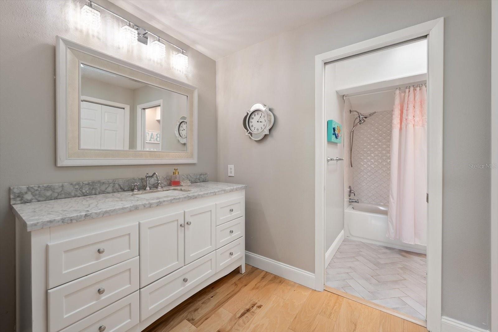 ADMIRALITY THE CONDO - Residential