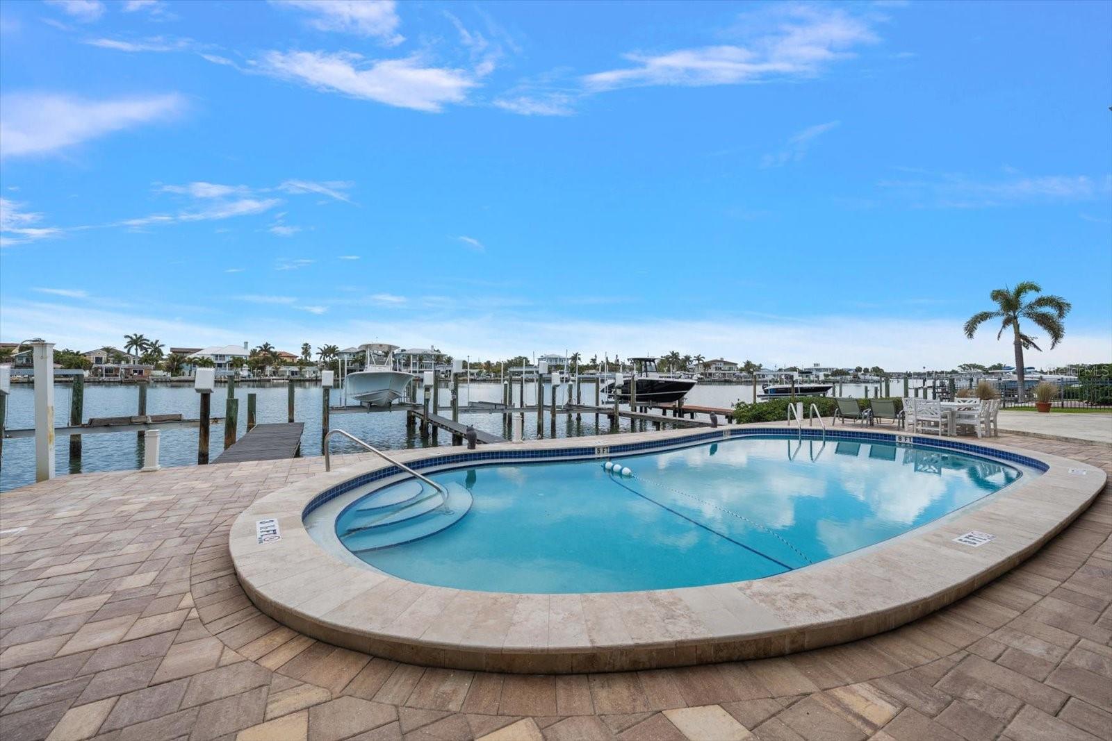 ADMIRALITY THE CONDO - Residential