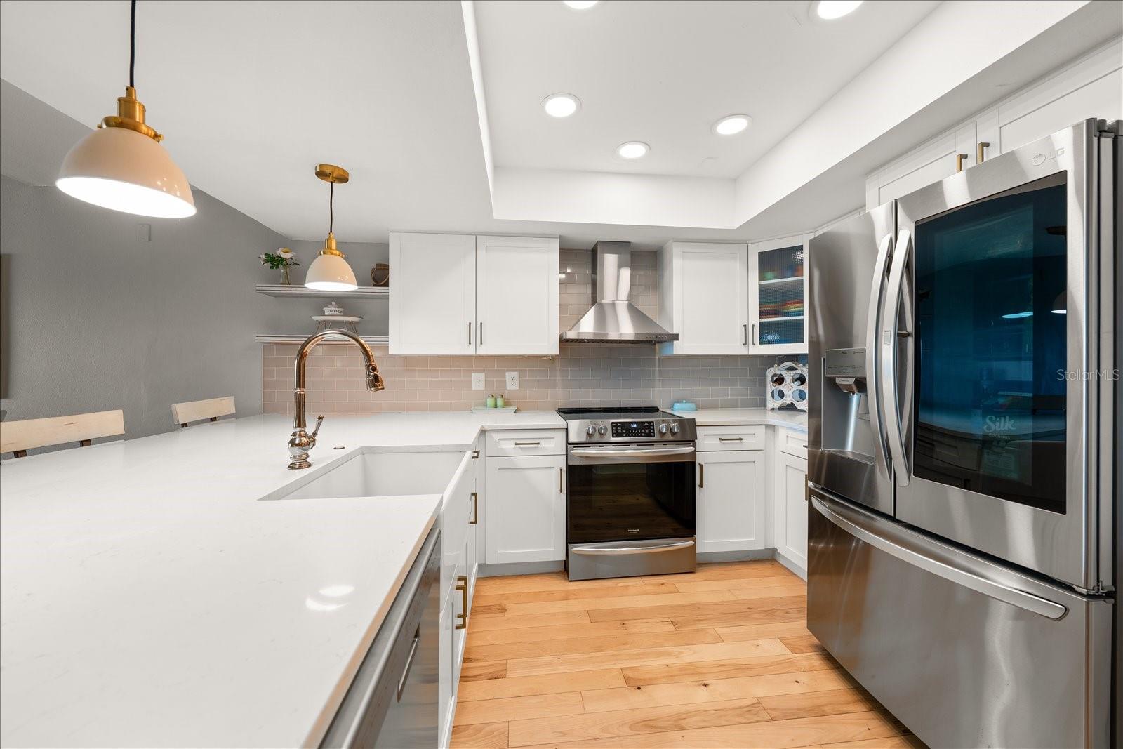 ADMIRALITY THE CONDO - Residential