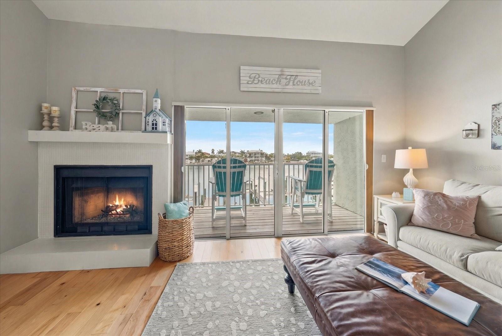 2515 BAY BOULEVARD B