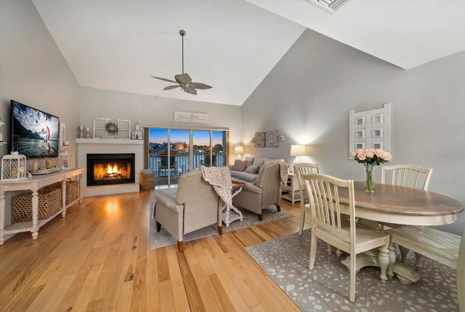 ADMIRALITY THE CONDO - Residential