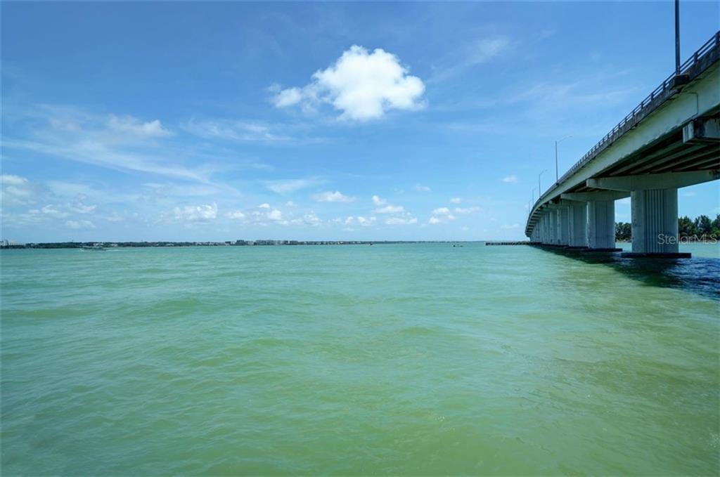 BAYSIDE SHORES - Land