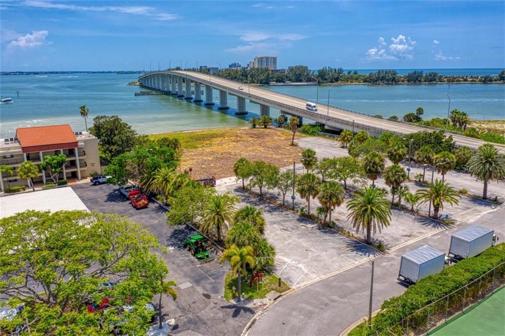 BAYSIDE SHORES - Land