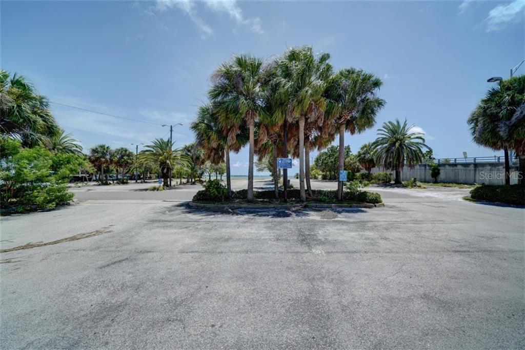 BAYSIDE SHORES - Land