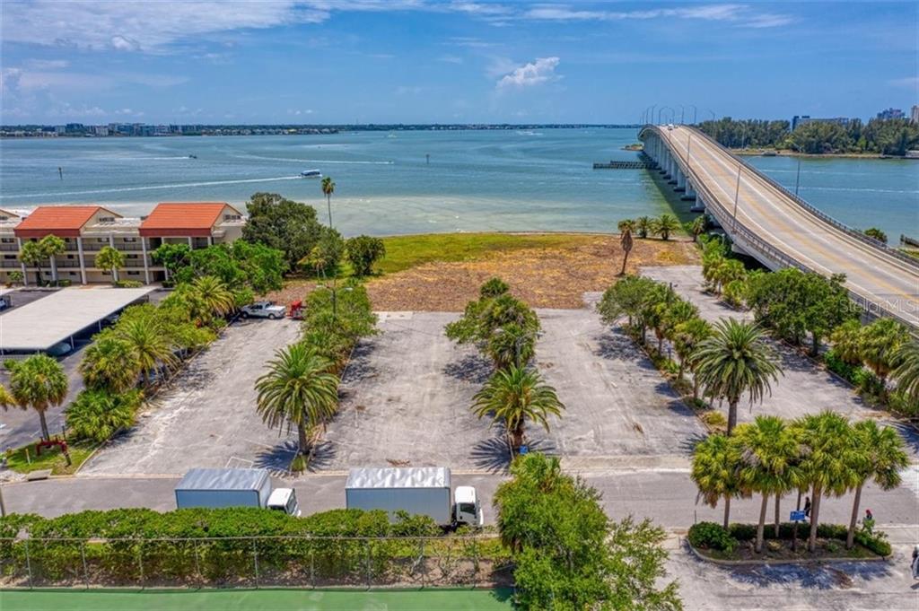 BAYSIDE SHORES - Land