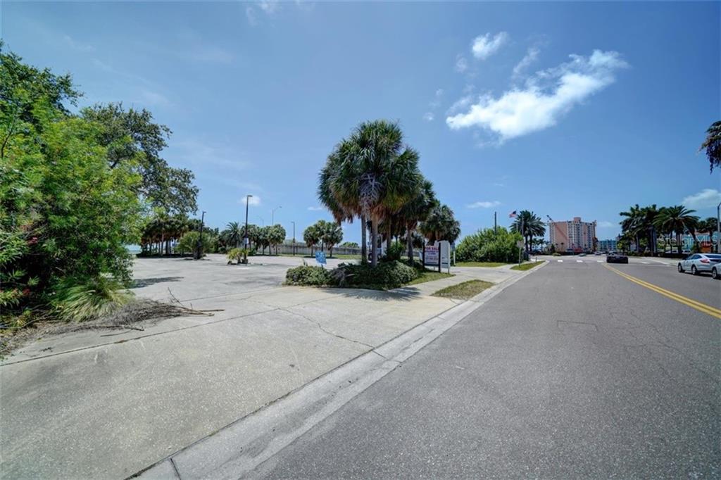 BAYSIDE SHORES - Land