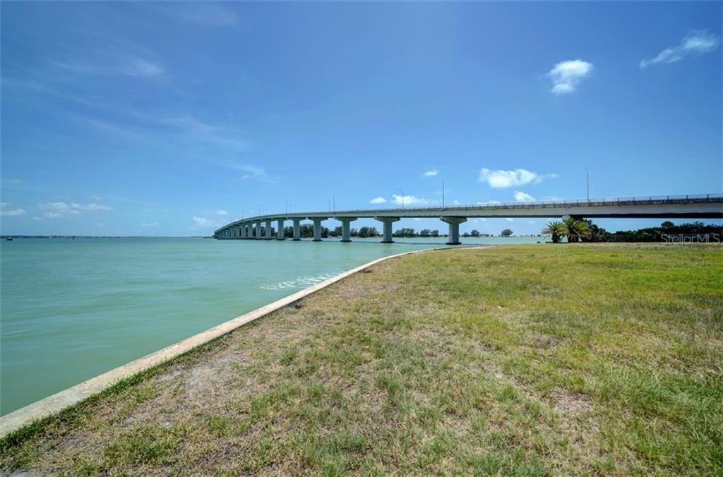 BAYSIDE SHORES - Land