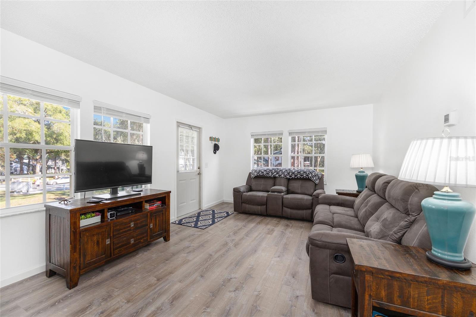 DERBY DOWNS - Residential