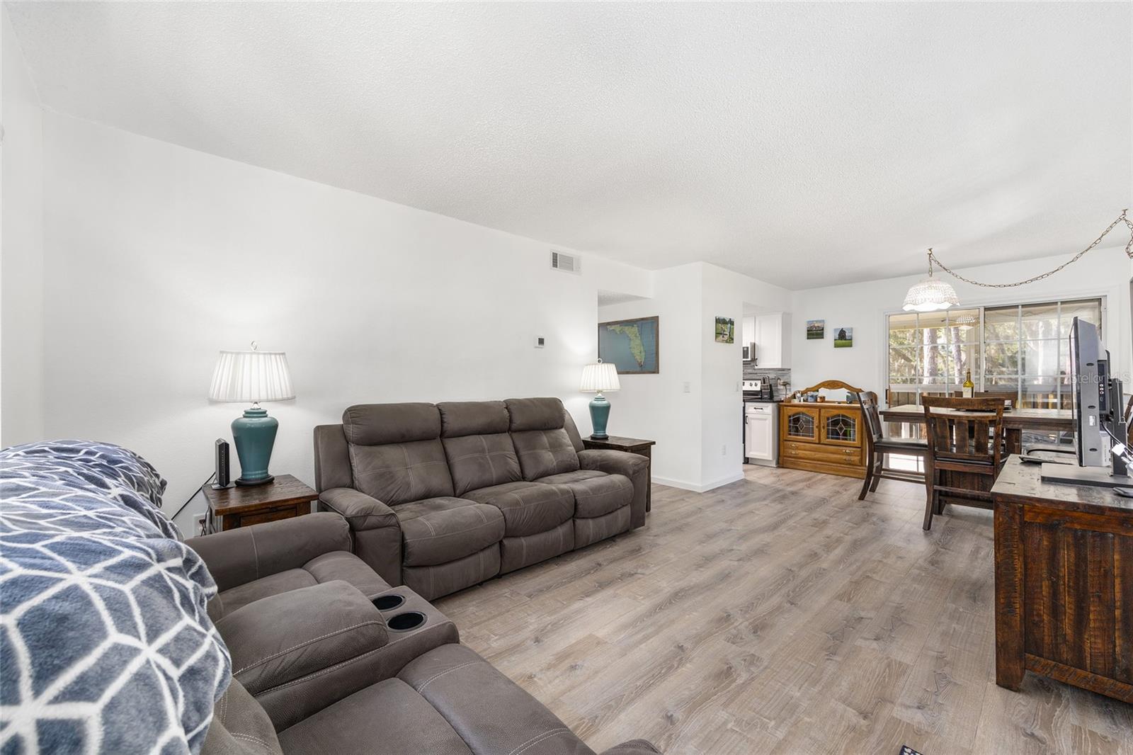 DERBY DOWNS - Residential