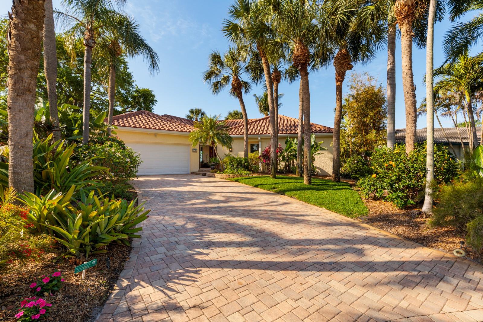 VENETIAN ISLES - Residential