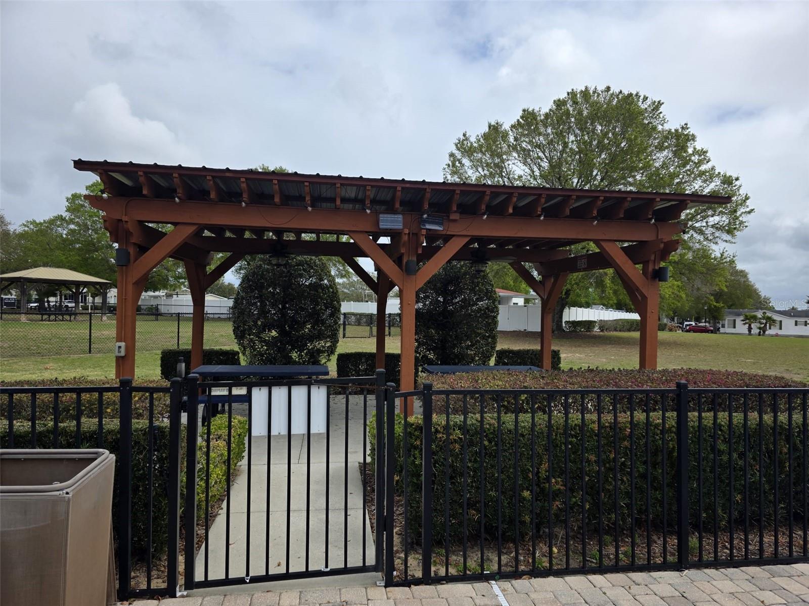 RIDGE COMMUNITY - Residential