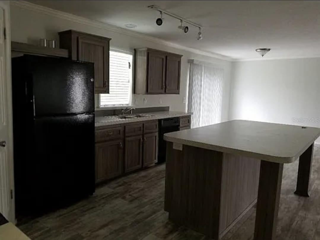 RIDGE COMMUNITY - Residential