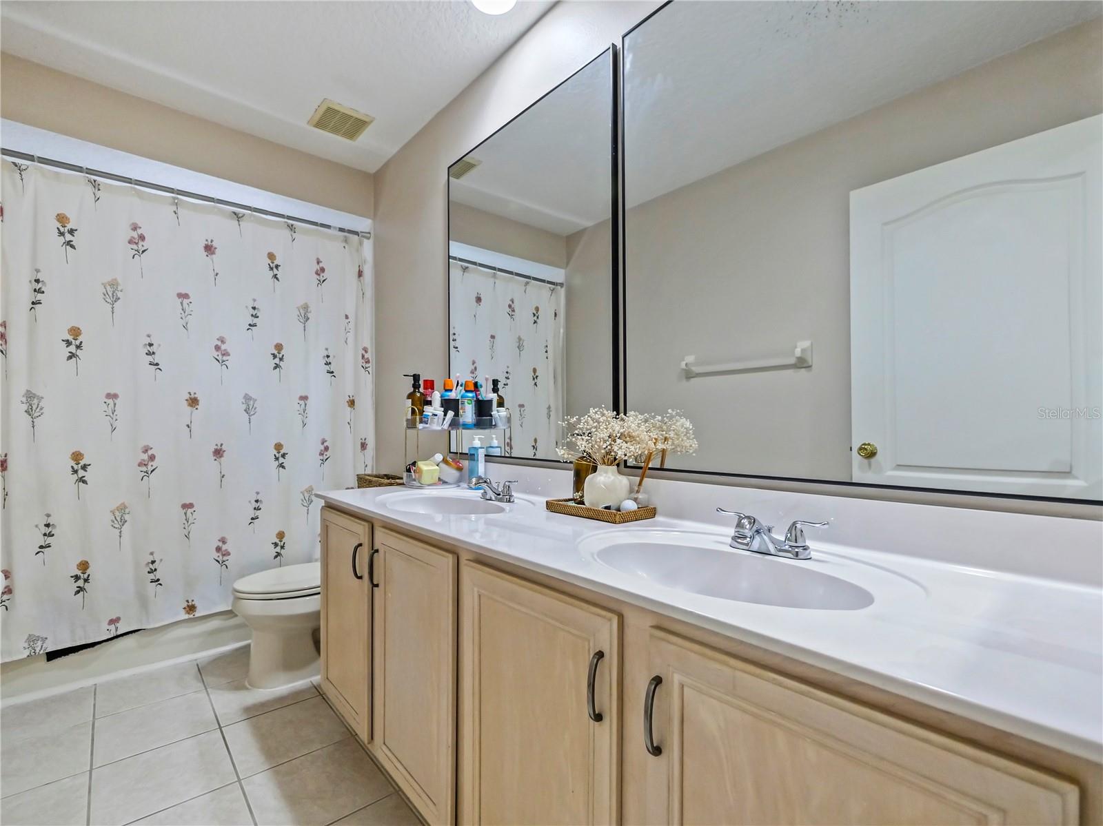 LIVE OAK RESERVE UNIT THREE - Residential