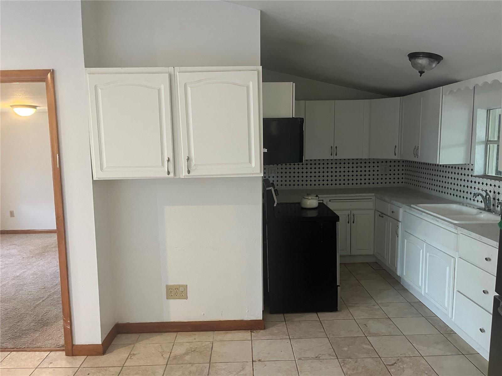 CARLTON MANOR - Residential