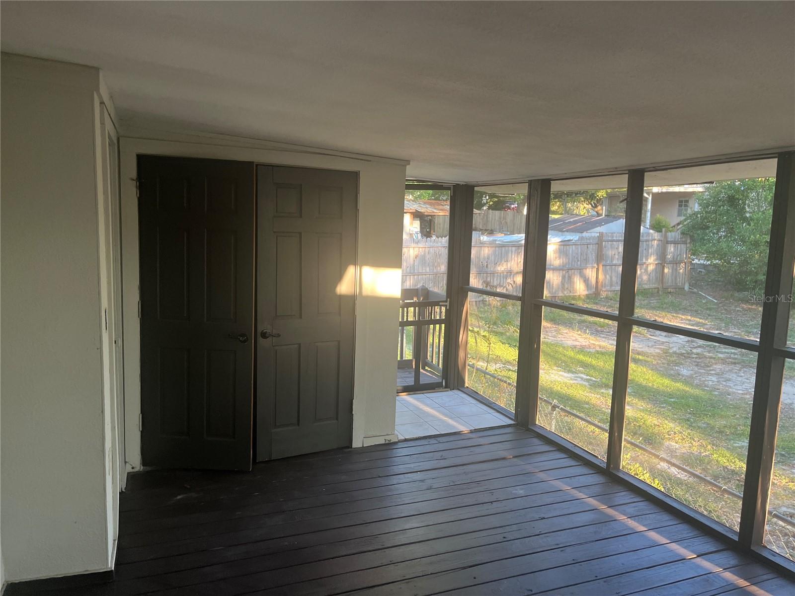 CARLTON MANOR - Residential