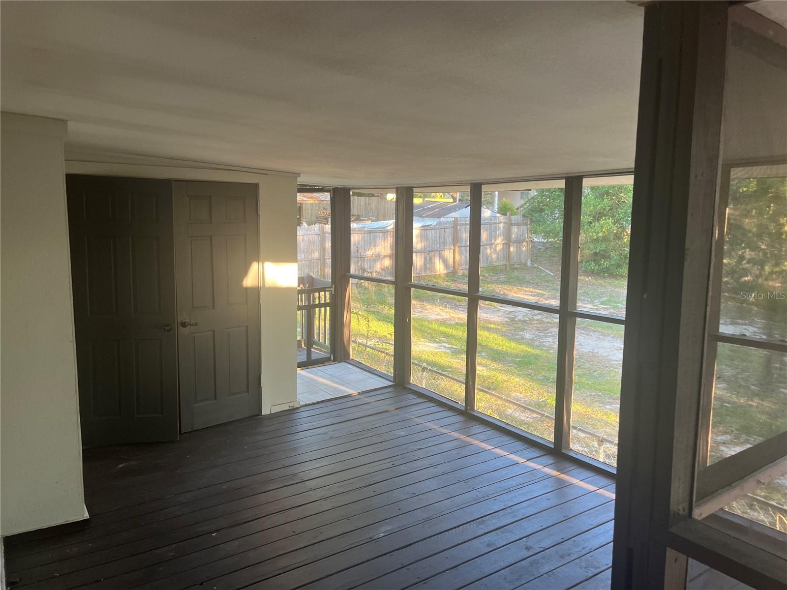 CARLTON MANOR - Residential