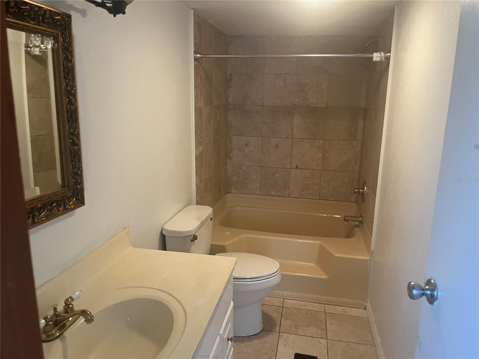 CARLTON MANOR - Residential