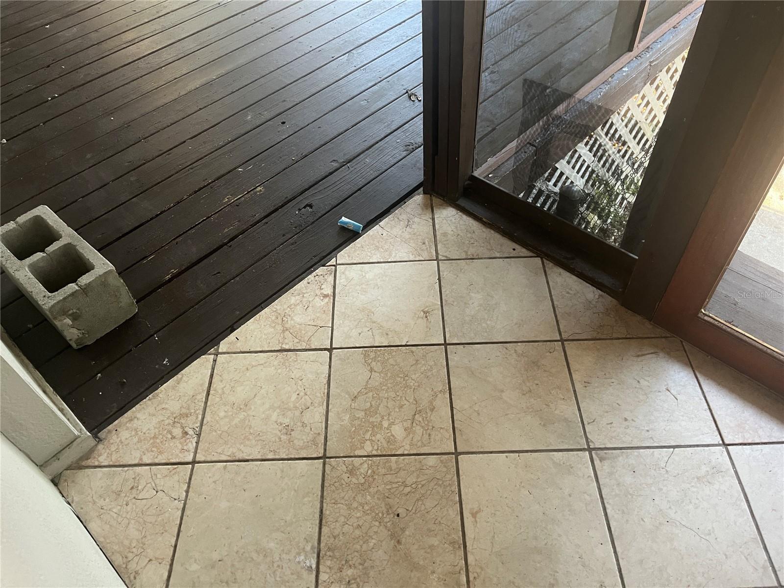 CARLTON MANOR - Residential