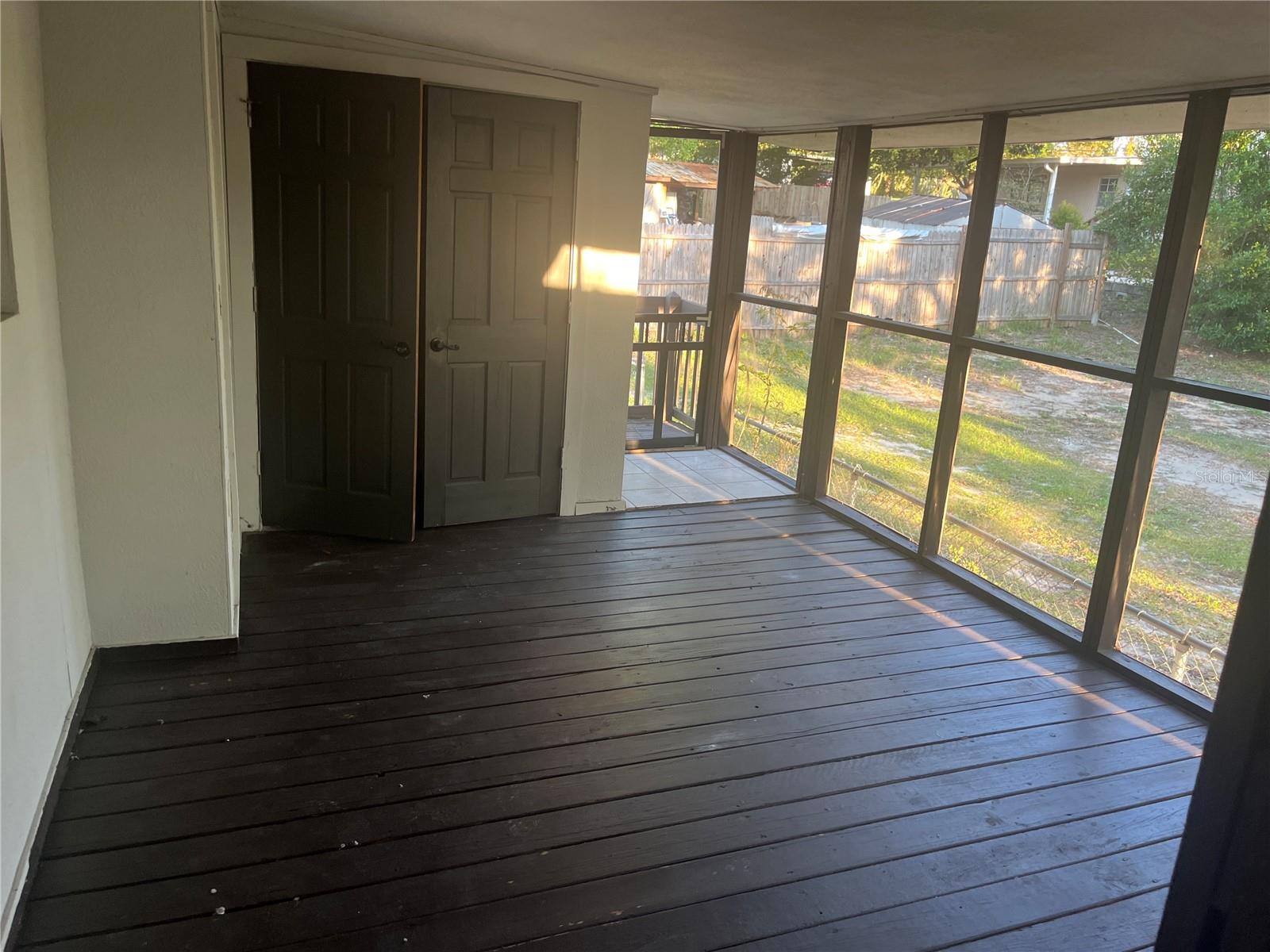 CARLTON MANOR - Residential