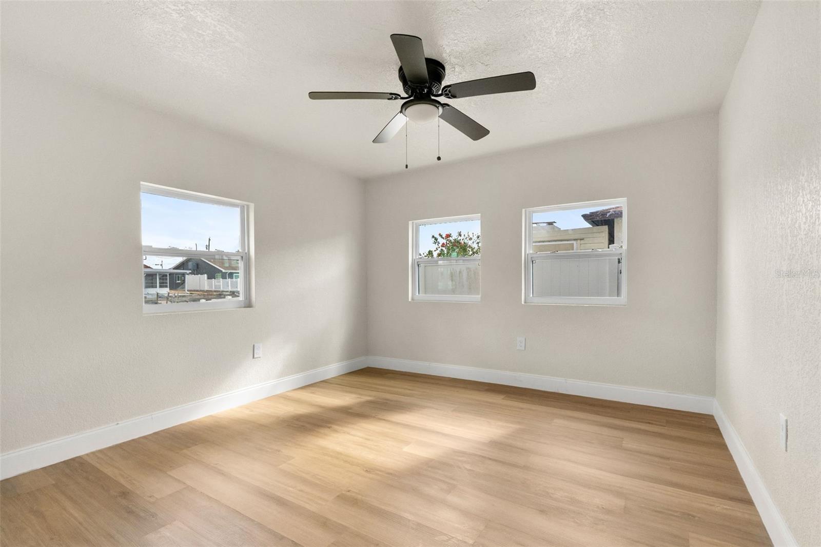 HUDSON BEACH ESTATES - Residential