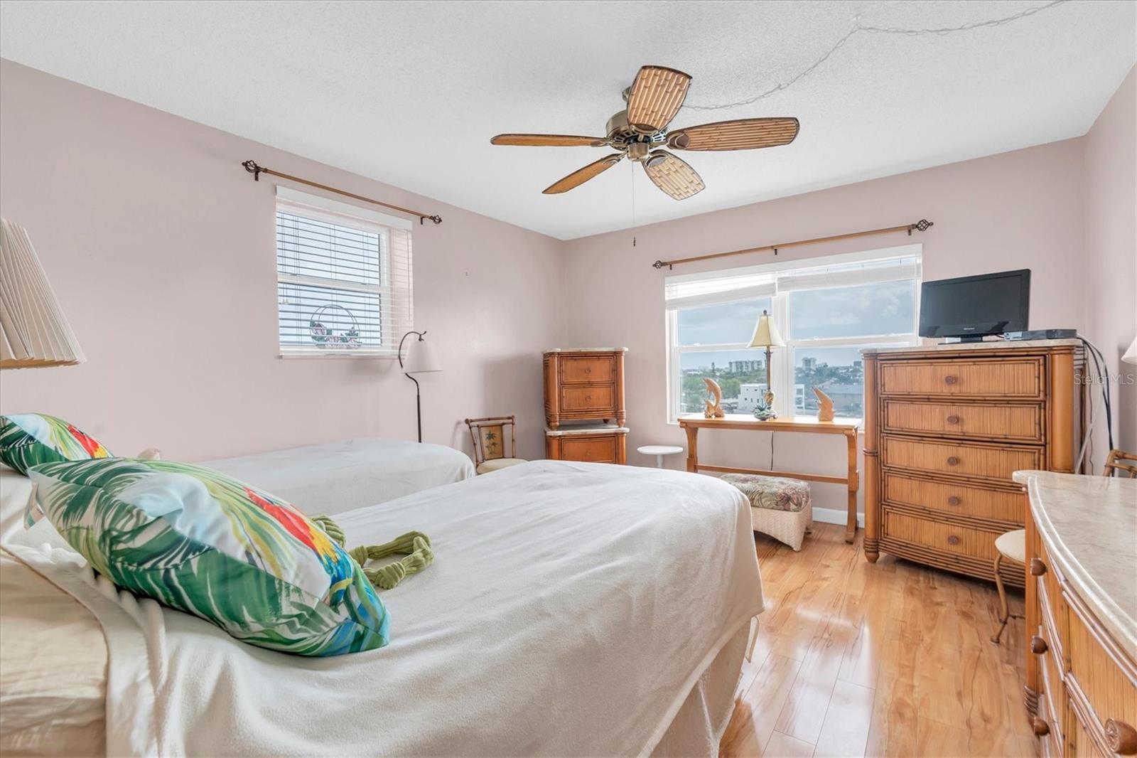 ST JAMES CONDO - Residential