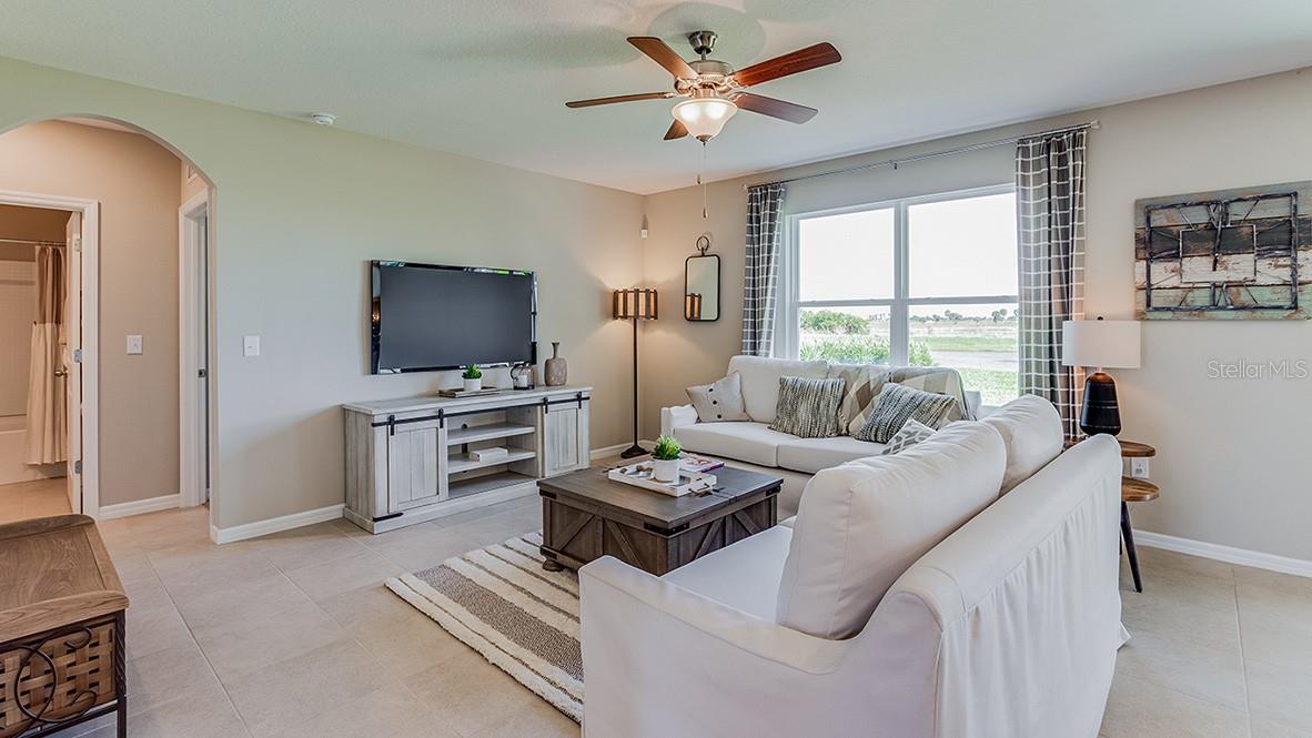 BELLA LAGO - Residential