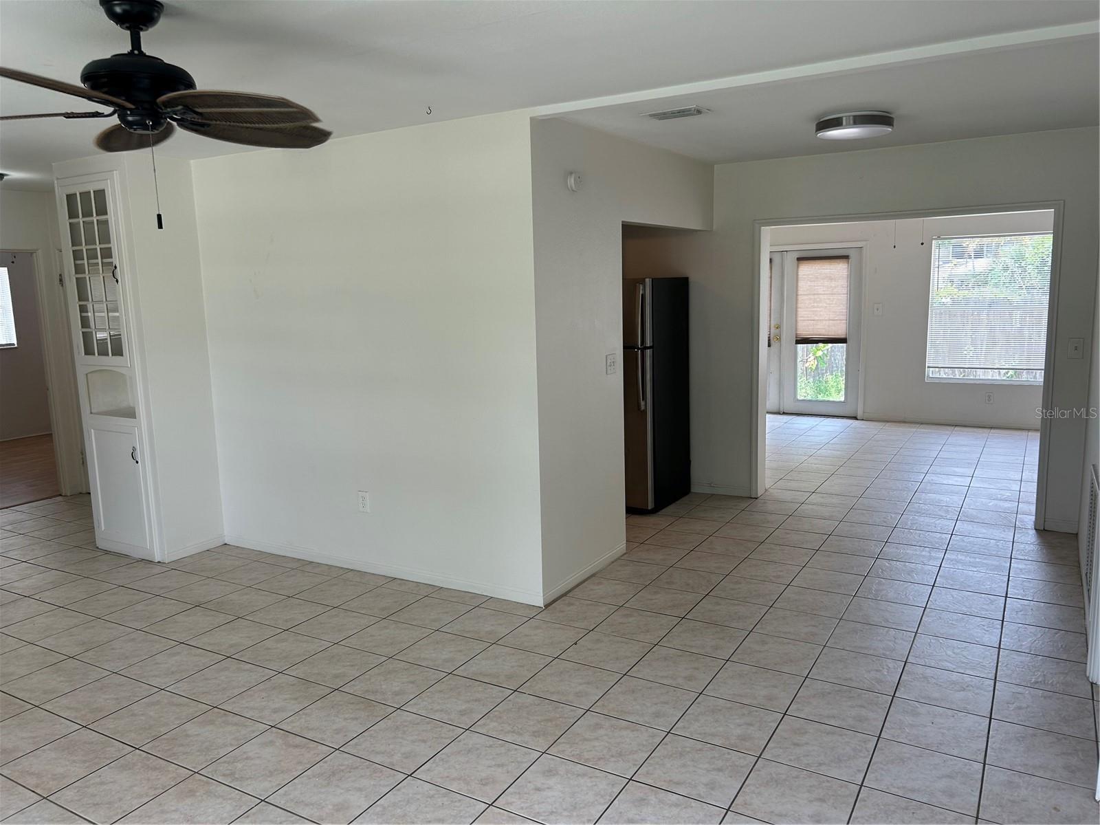 LAKE SHORE ESTATES - Residential Lease