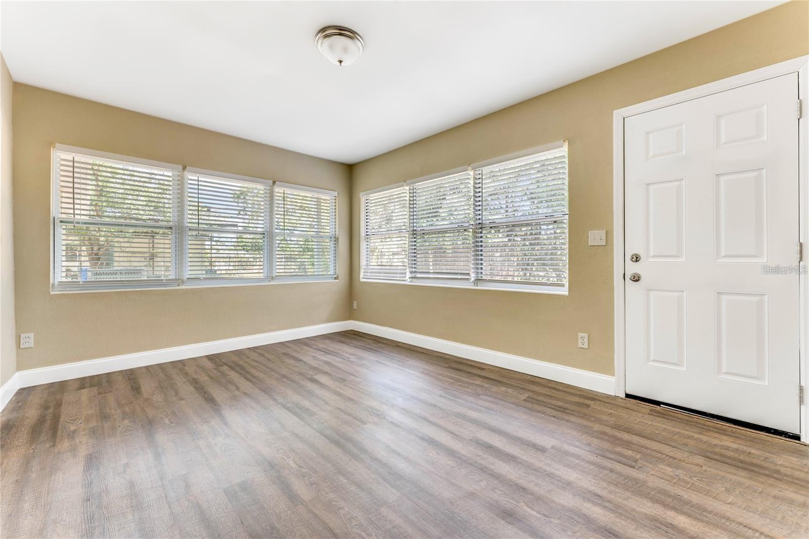 RIO GRANDE TERRACE - Residential