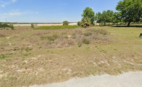 Photo of 8 Blue Heron Court, Clermont, FL 34711 (MLS # K4903606)