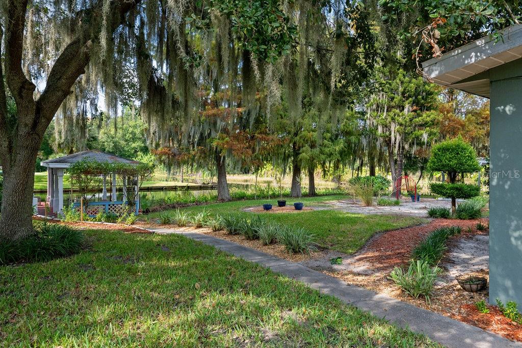 DAVIS SHORES - Residential