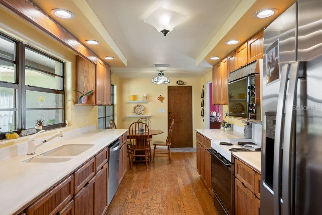 DAVIS SHORES - Residential