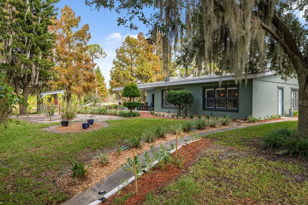 DAVIS SHORES - Residential