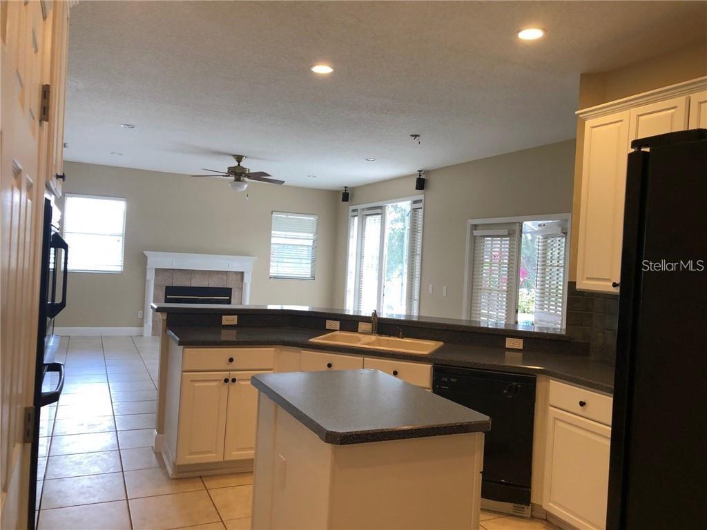 EMERALD FORESTS UNIT 2 - Residential Lease