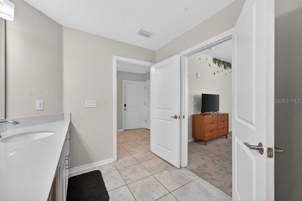 THE TERRACES AT STOREY LAKE CONDO 3 PH 8 - Residential