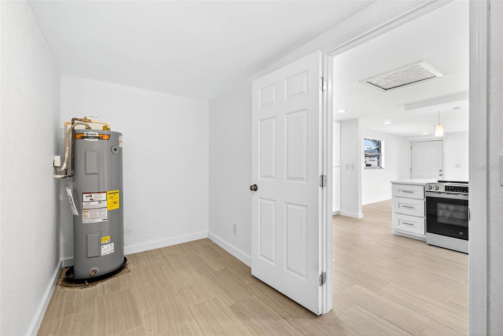 PRESCOTTS C W ADD TO POR - Residential Lease