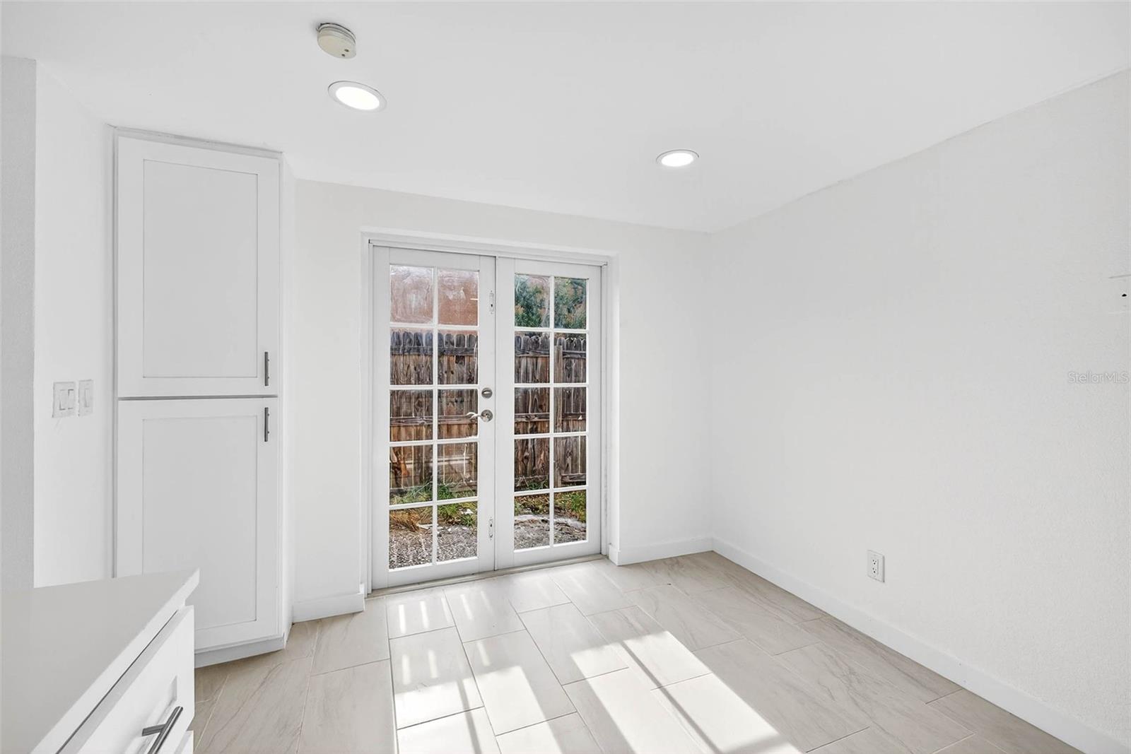 PRESCOTTS C W ADD TO POR - Residential Lease